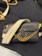 MARC JACOBS EL BOLSO DE HOMBRO J MARC 