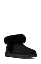 UGG Classic Ultra Mini Chalet Boot - Black