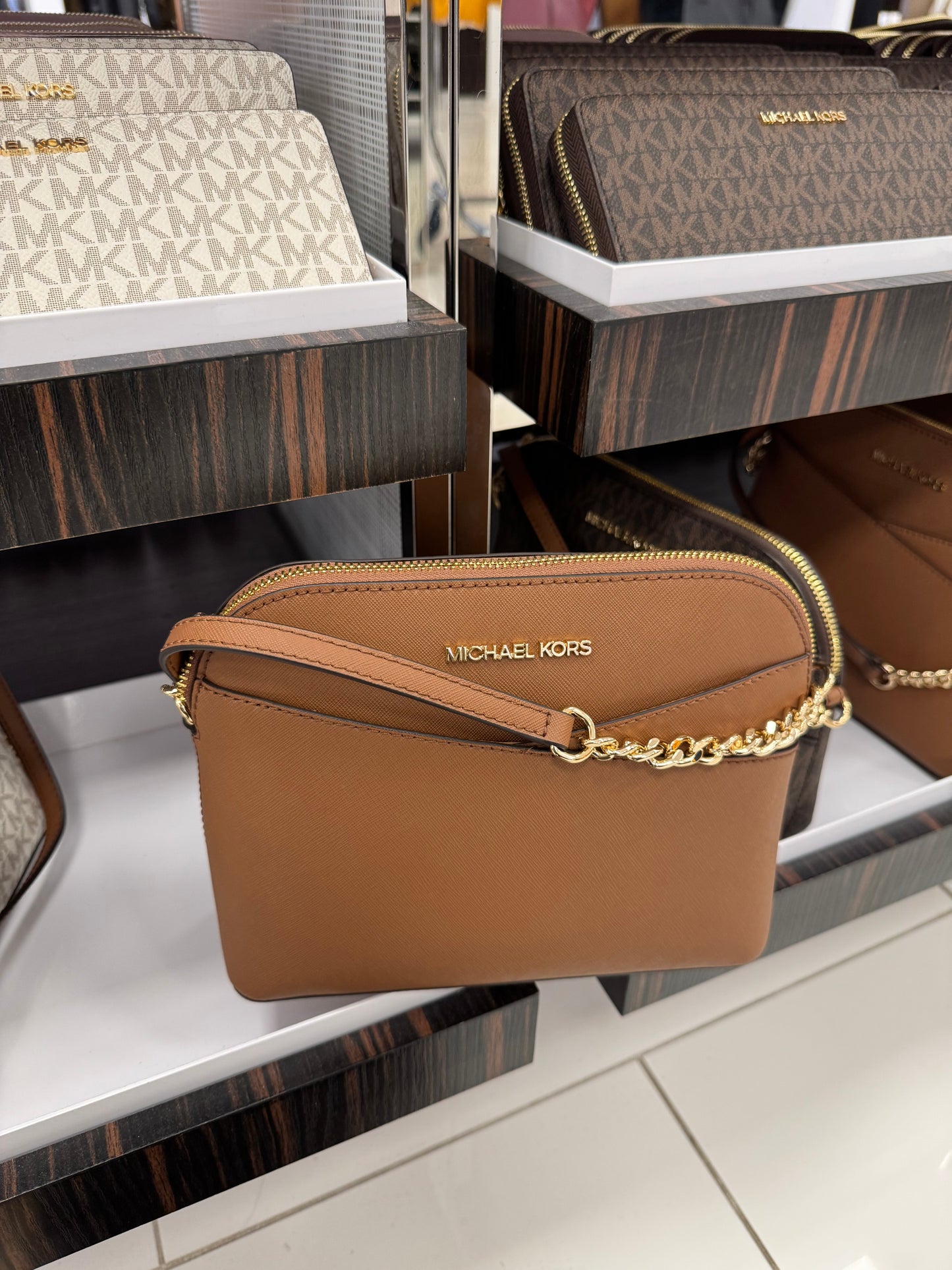 Michael Kors Jet Set Dome Umhängetasche