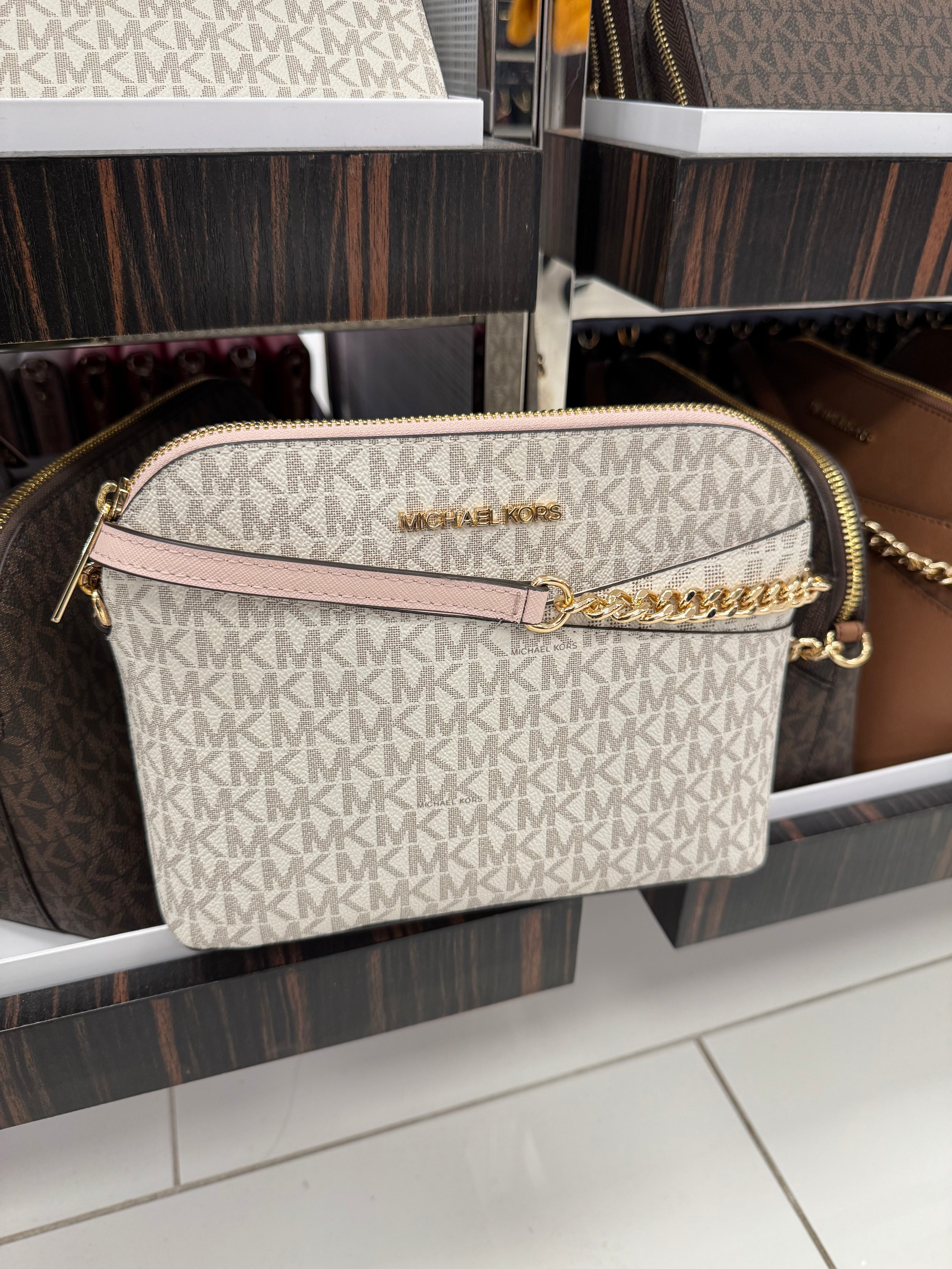 Bolso bandolera Jet Set Dome de Michael Kors