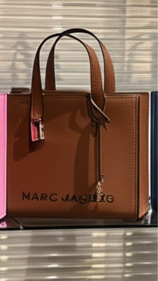 Marc Jacobs Mini Grind con logotipo