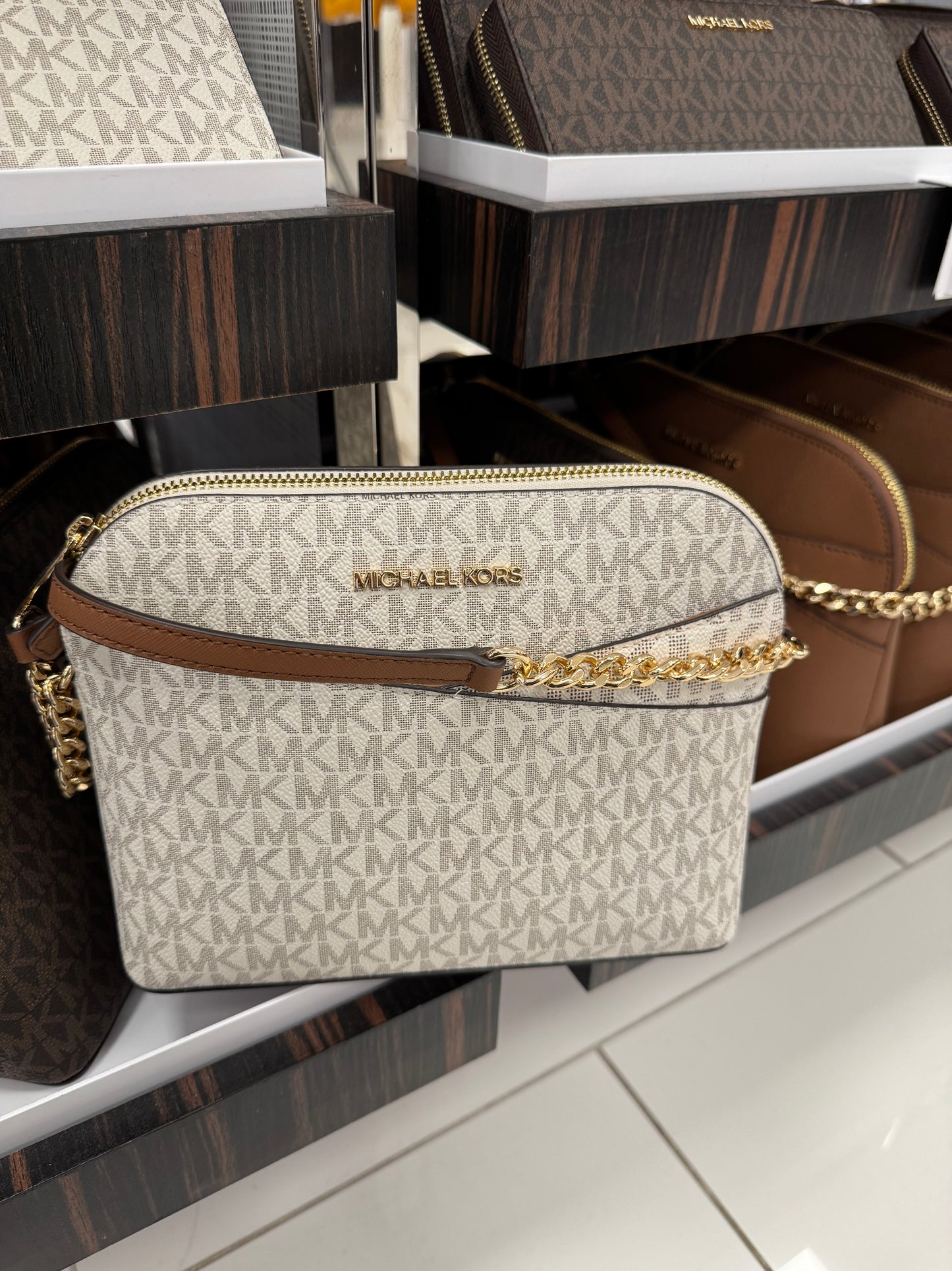 Michael Kors Jet Set Dome Umhängetasche
