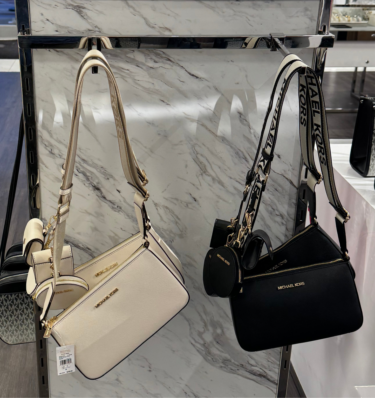 Michael Kors Jet Set Logo Umhängetasche mit Hülle für Apple Airpods Pro®