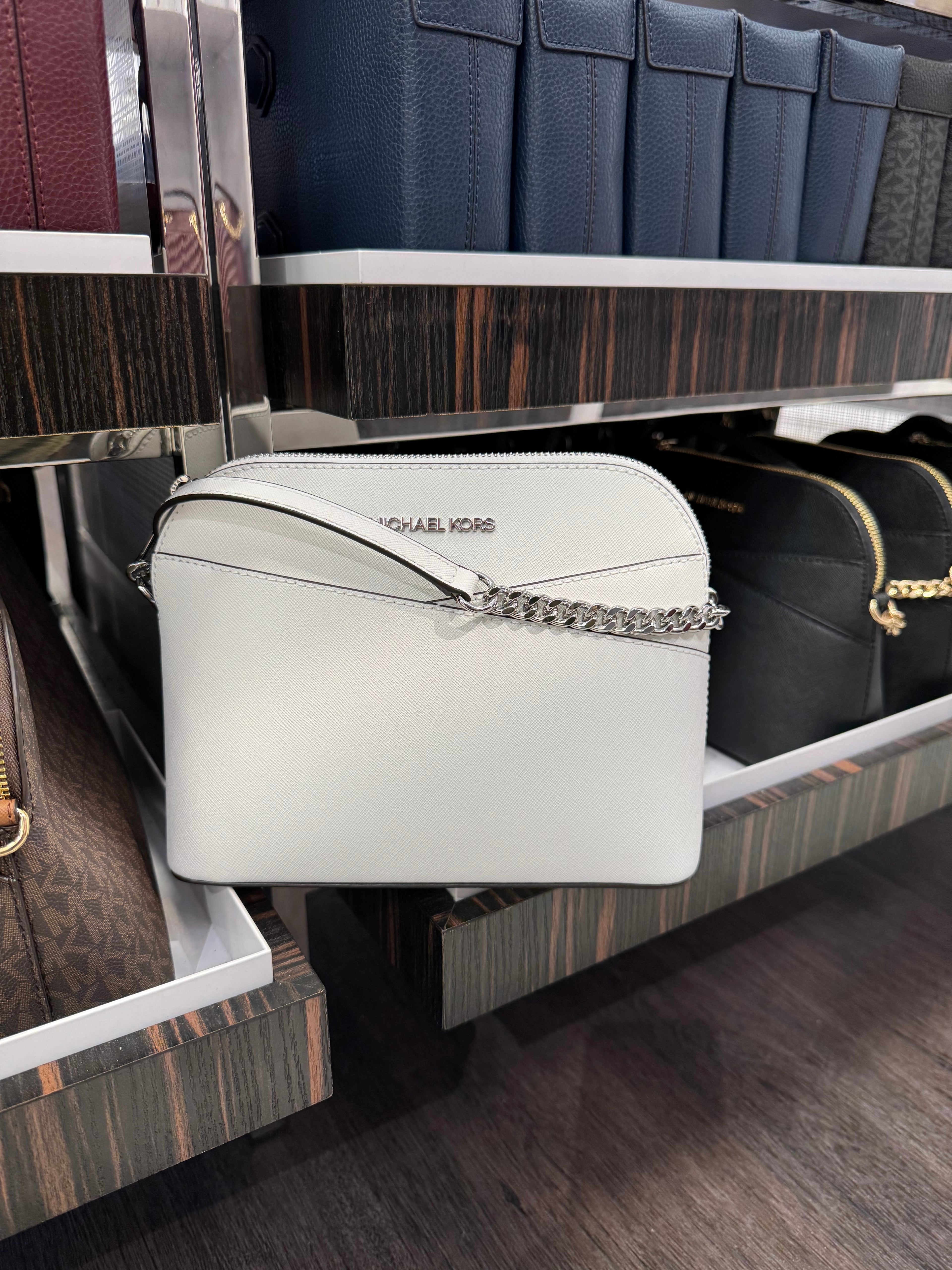 Bolso bandolera Jet Set Dome de Michael Kors