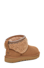 UGG Classic Ultra Mini Max Curly Boot - Chestnut