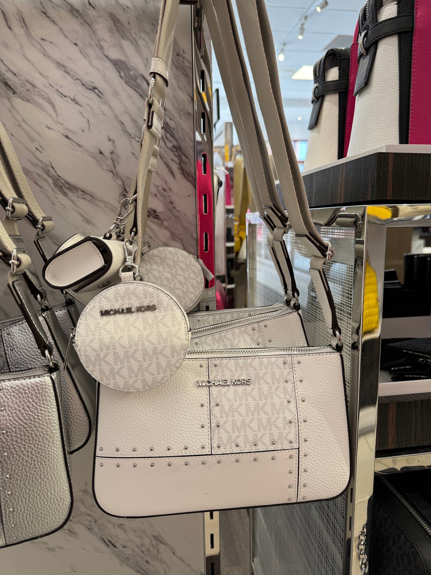 Michael Kors Jet Set Logo Umhängetasche mit Hülle für Apple Airpods Pro®