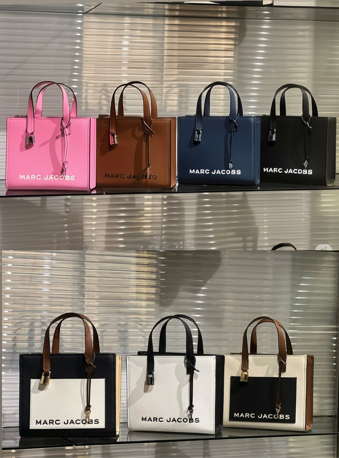 Marc Jacobs Mini Grind con logotipo