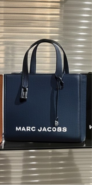 Marc Jacobs Mini Grind con logotipo