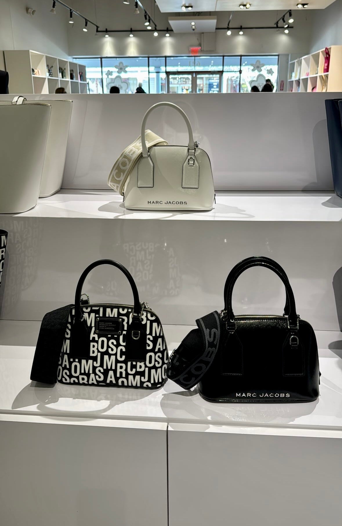Bolso satchel con cúpula y marca registrada de Marc Jacobs