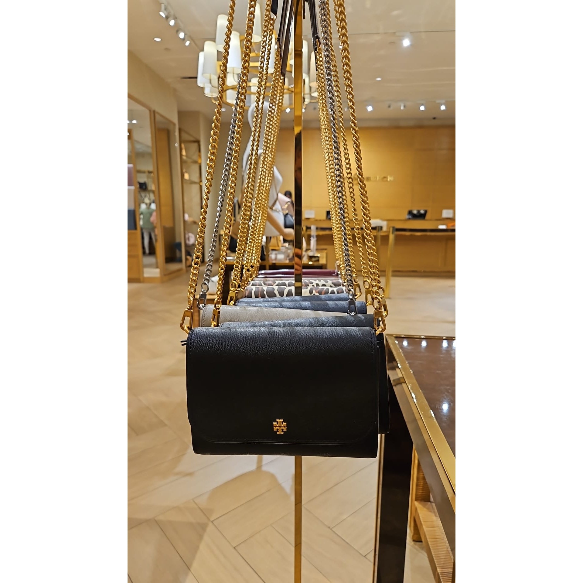 Tory Burch Emerson Kettenbrieftasche