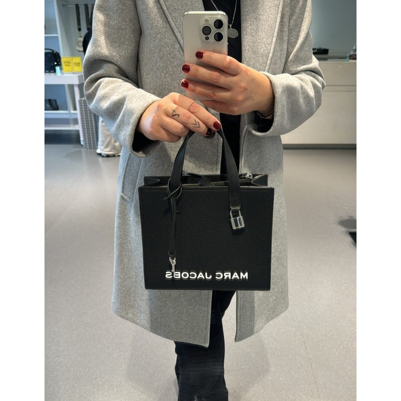 Marc Jacobs Mini Grind con logotipo