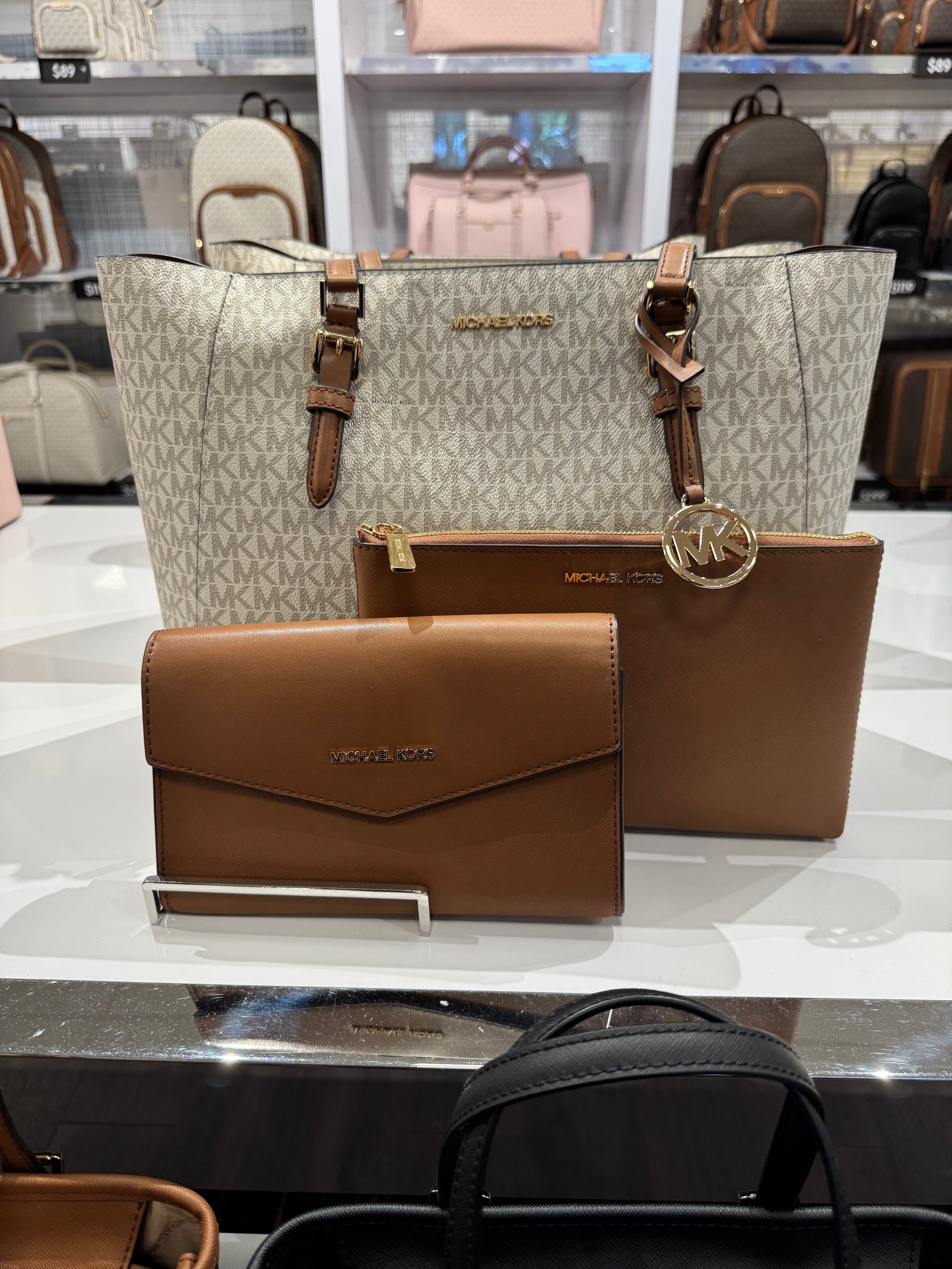Michael Kors Maisie Große 3-in-1-Tragetasche aus genarbtem Leder