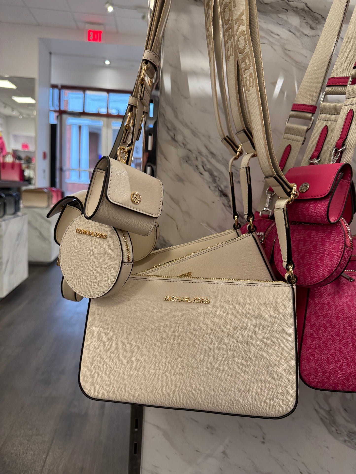 Michael Kors Jet Set Logo Umhängetasche mit Hülle für Apple Airpods Pro®