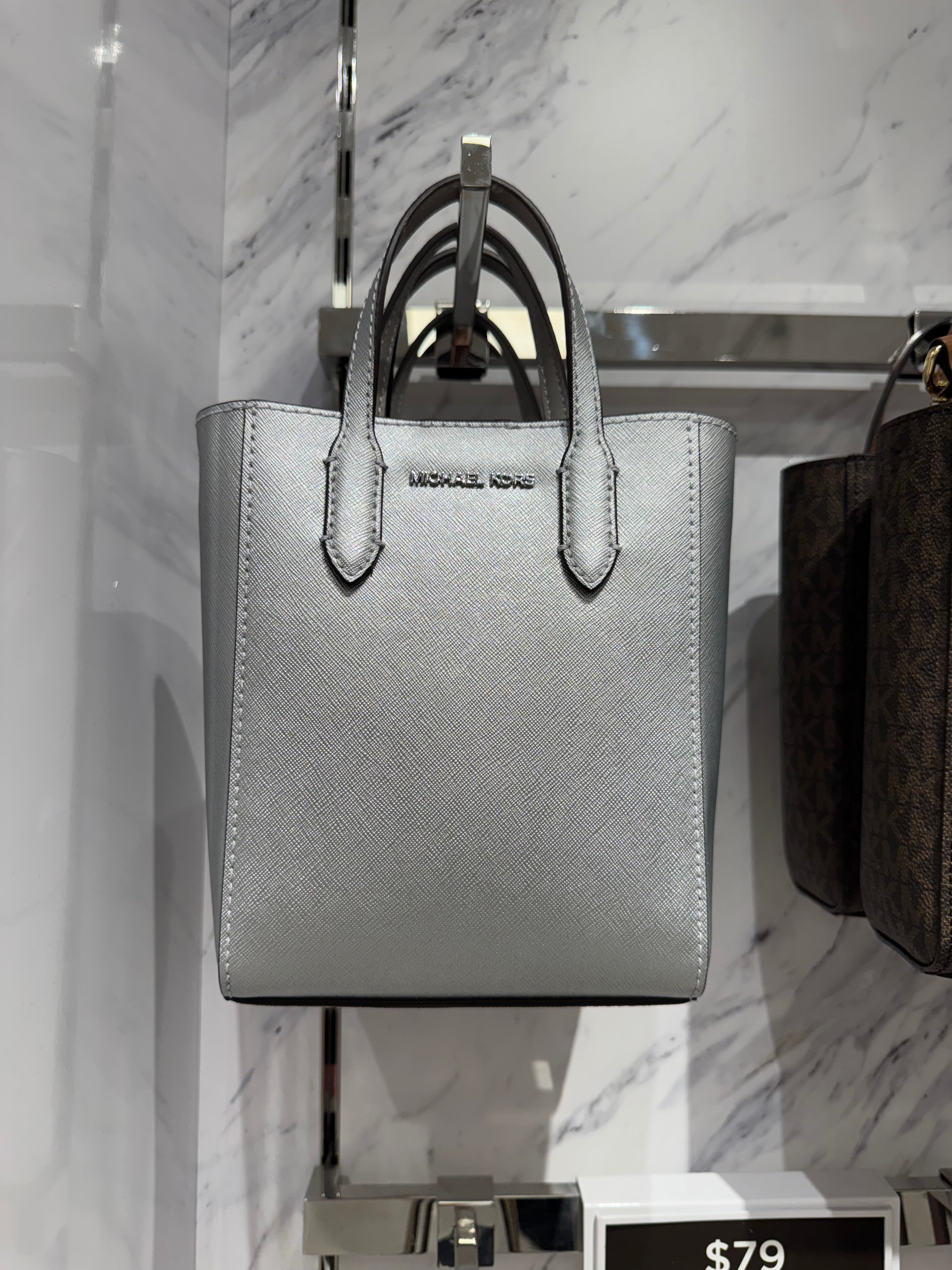 Bolso bandolera extrapequeño Vincent de Michael Kors con tarjetero y logotipo