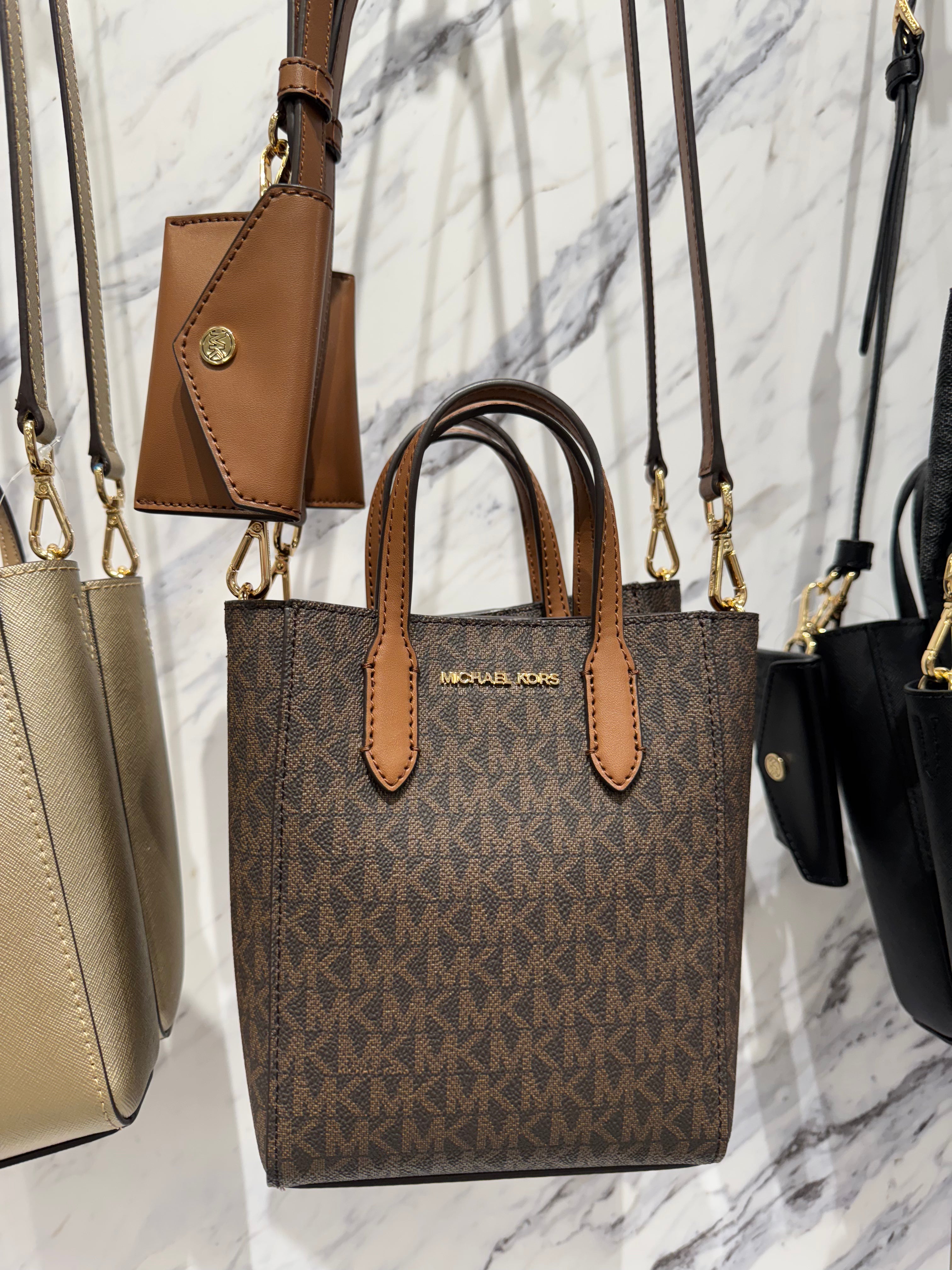 Bolso bandolera extrapequeño Vincent de Michael Kors con tarjetero y logotipo
