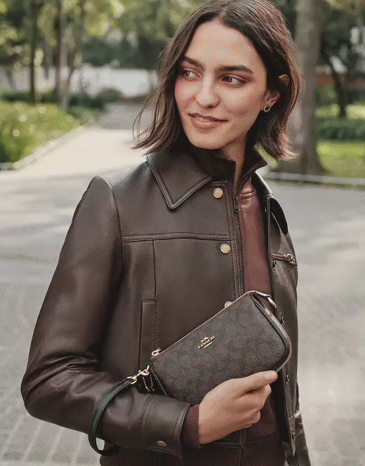 Coach Nolita 19 in Signature Canvas – Mini Clutch Bag